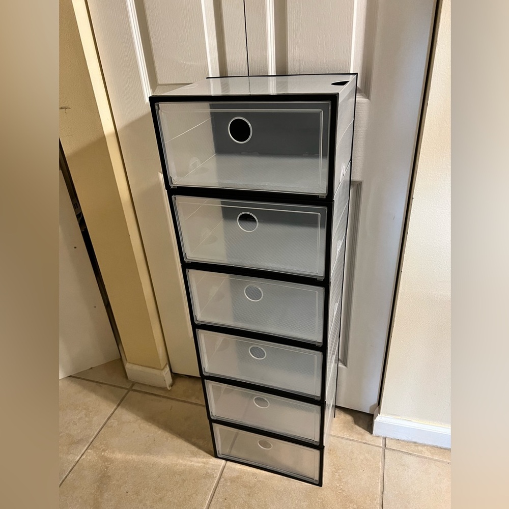 Shoe storage bins